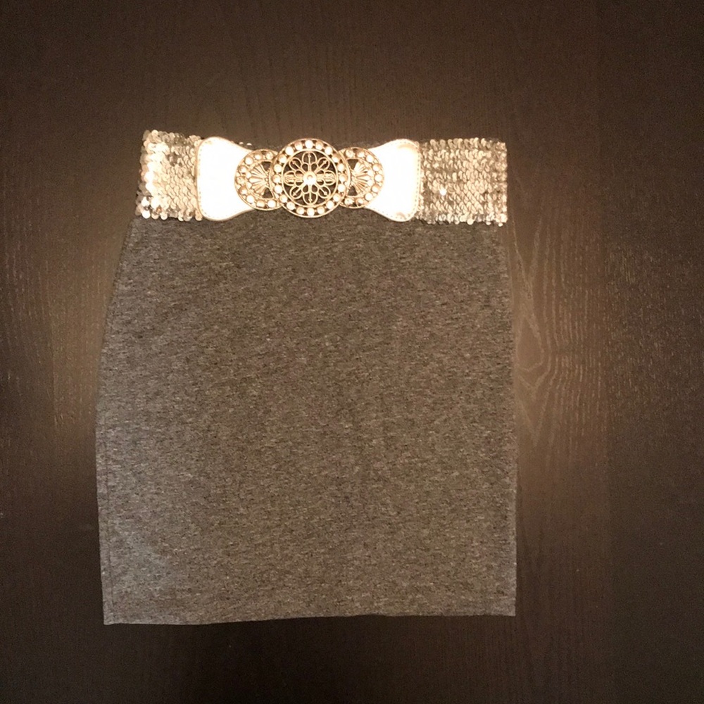 Grey mini skirt with sequin belt